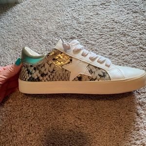 Madden Girl sneakers